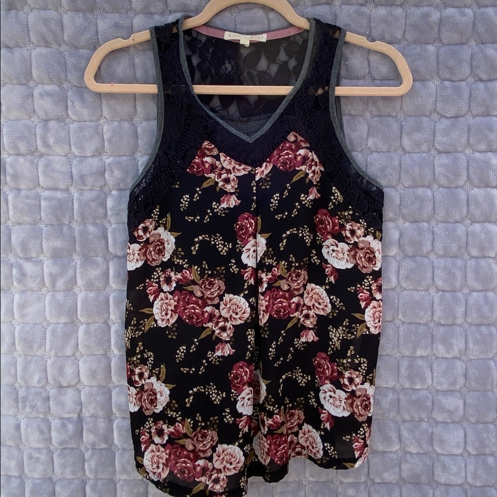 Womens tank tops size Medium